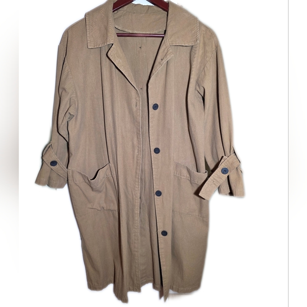 Beige Khaki Arbutus trench coat button details